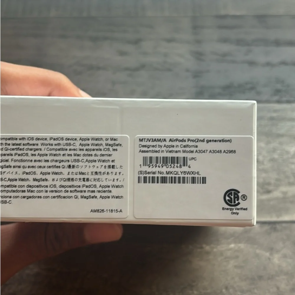 Apple AirPods Pro with MagSafe Charging Case